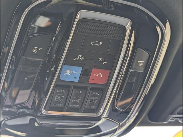 2023 Jeep Grand Cherokee Summit Reserve