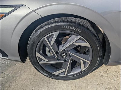 2024 Hyundai Elantra Limited