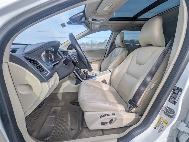 2015 Volvo XC60 T6 Premier Plus