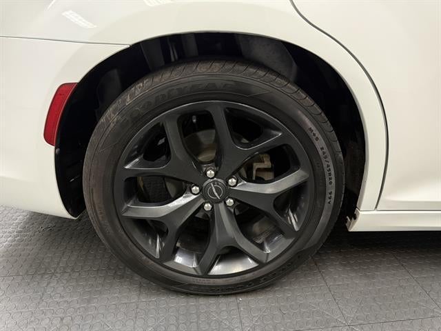 2021 Chrysler 300 Touring L