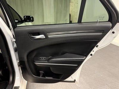 2021 Chrysler 300 Touring L