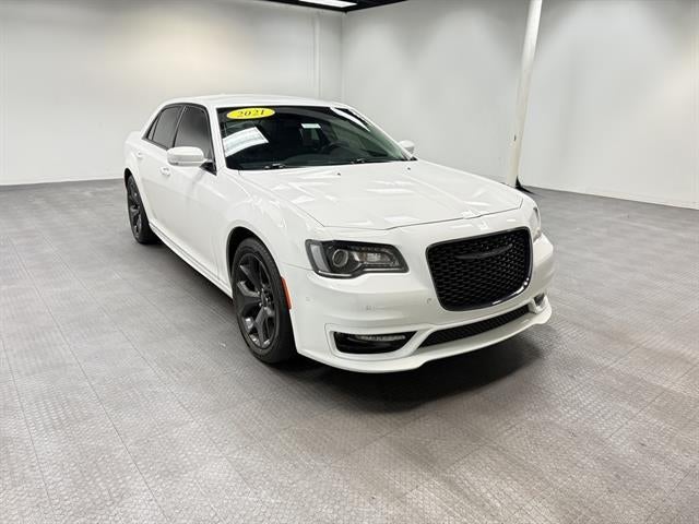 2021 Chrysler 300 Touring L