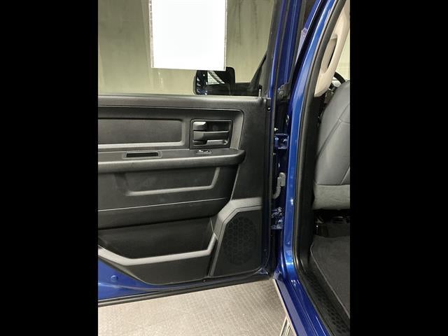 2017 RAM 2500 Tradesman Crew Cab 4x4 6'4" Box