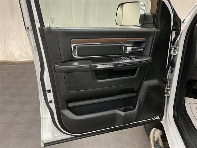 2017 RAM 2500 Laramie Crew Cab 4x4 6'4" Box