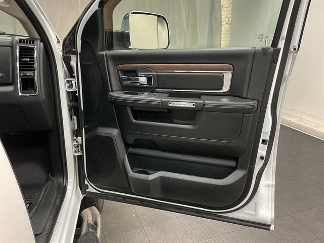 2017 RAM 2500 Laramie Crew Cab 4x4 6'4" Box