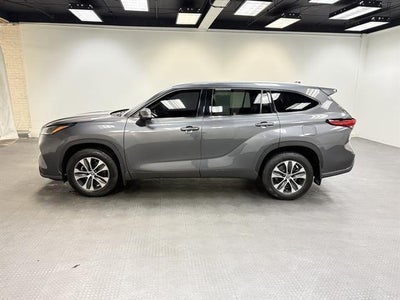 2022 TOYOTA TRUCK HIGHLANDER XLE