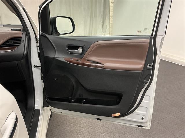 2018 Toyota Sienna Limited Premium 7 Passenger