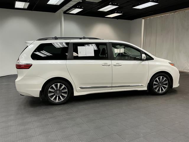 2018 Toyota Sienna Limited Premium 7 Passenger