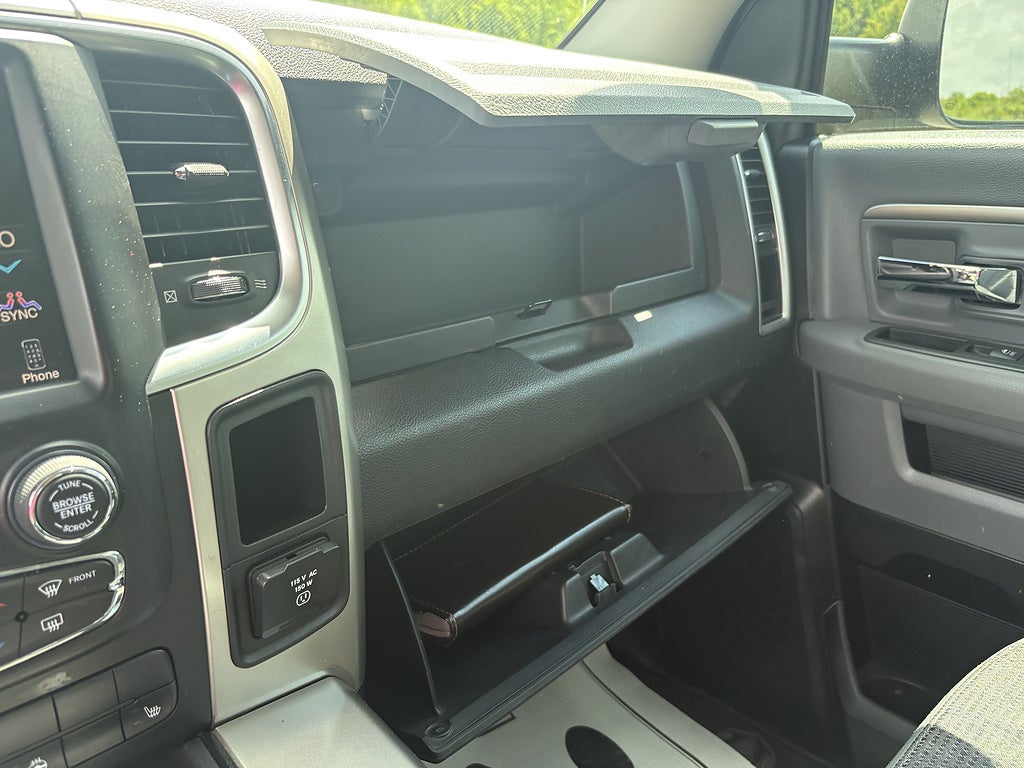 2015 RAM 1500 SLT