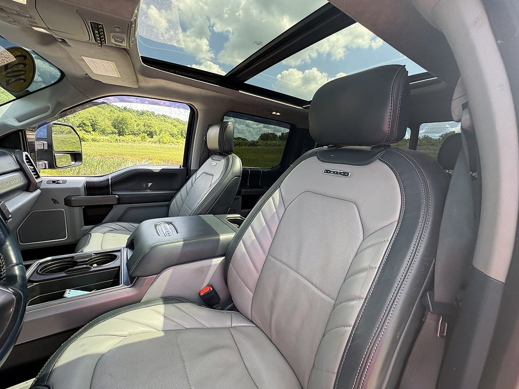 2022 Ford Super Duty F-350 SRW Limited