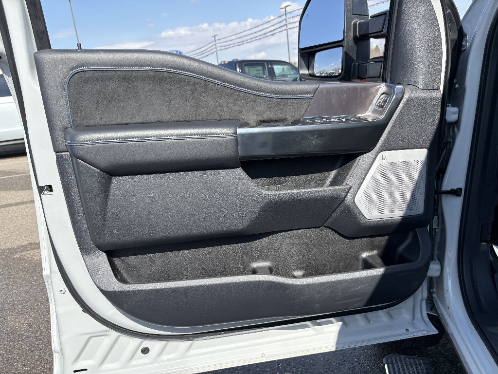 2026 Ford Super Duty F-350 SRW Platinum