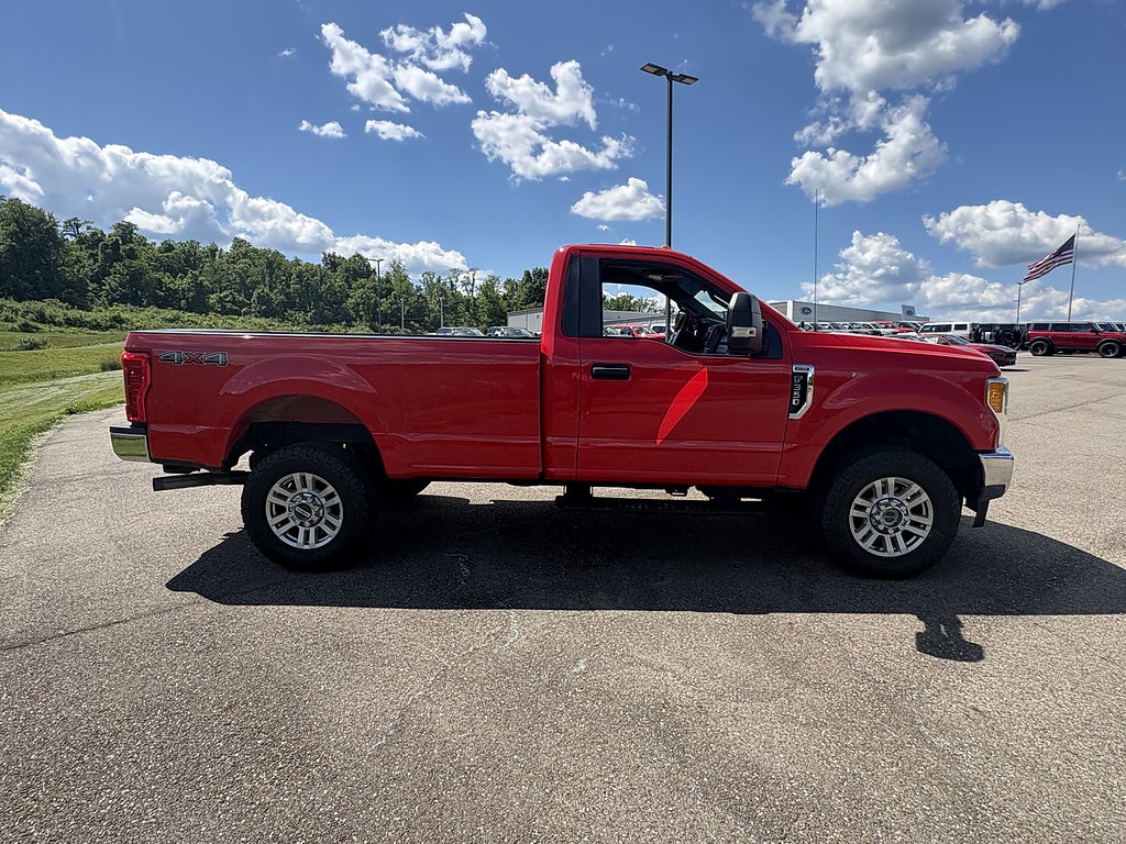 2017 Ford Super Duty F-350 SRW XL