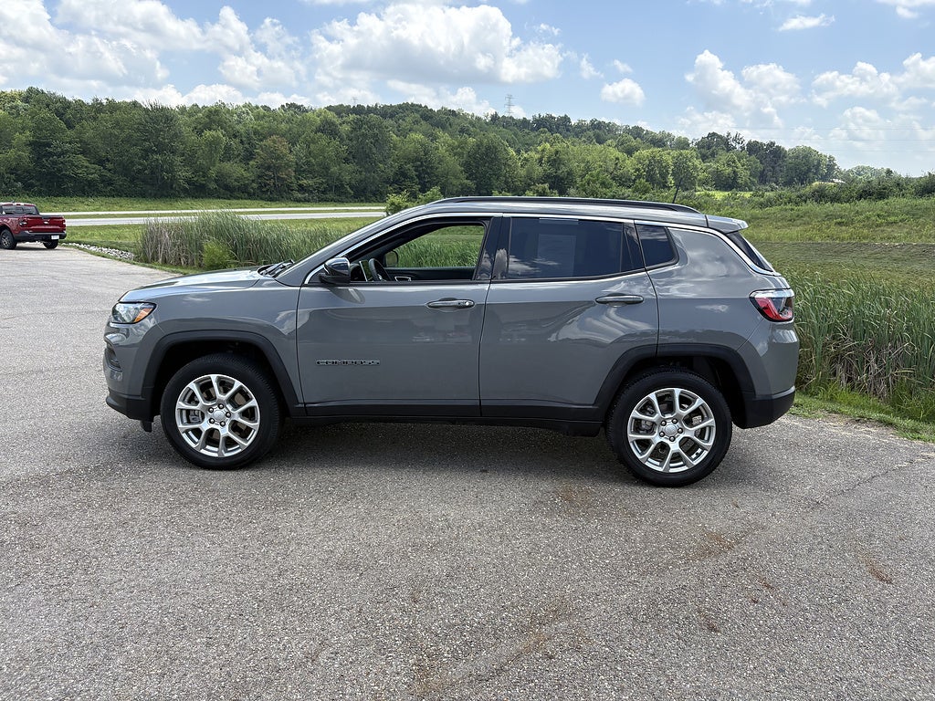 2024 Jeep Compass Latitude Lux