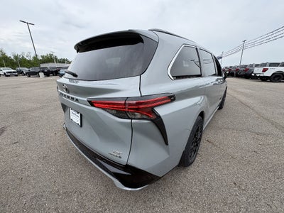 2023 Toyota Sienna XSE 7-Passenger