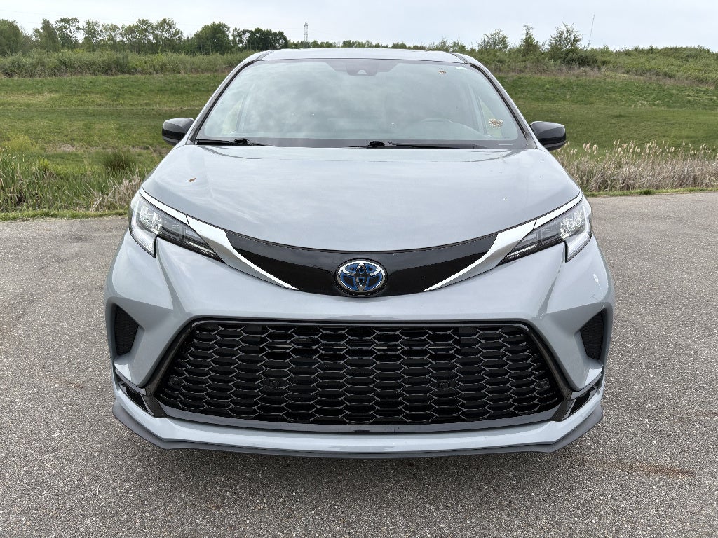 2023 Toyota Sienna XSE 7-Passenger