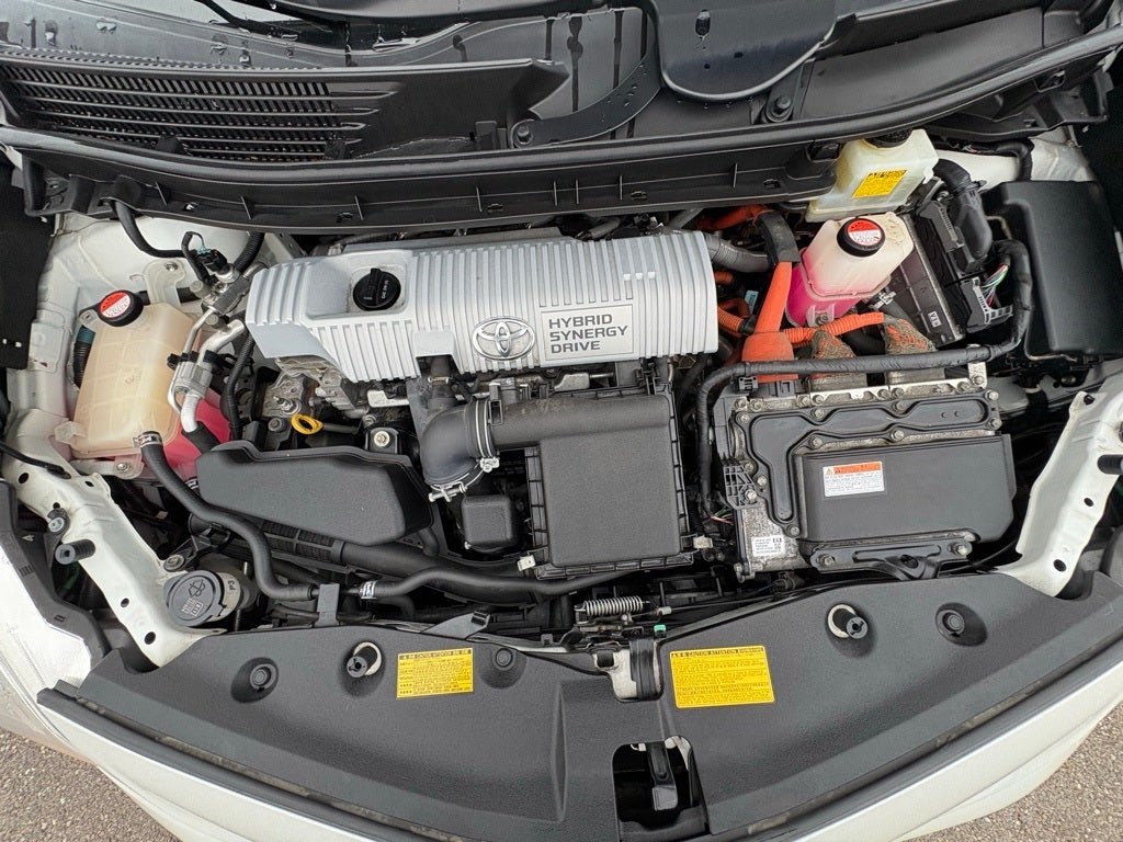 2014 Toyota Prius v Two