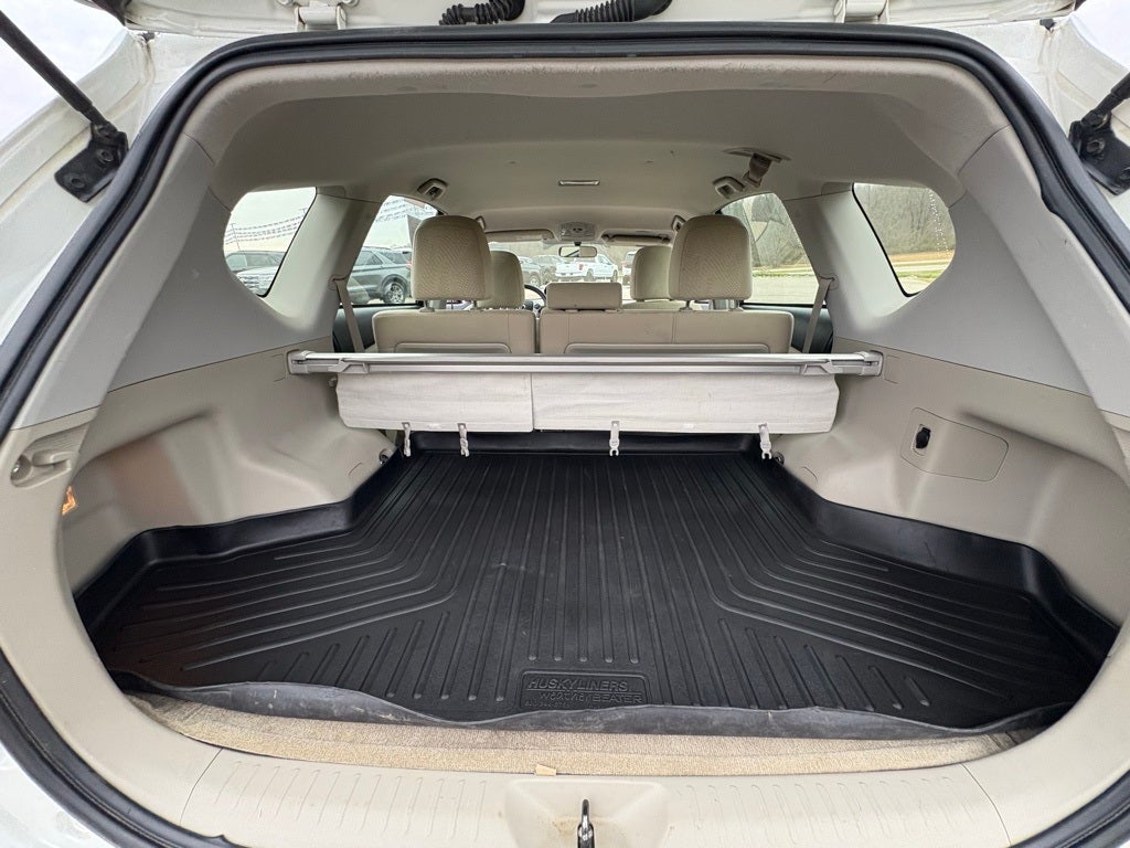 2014 Toyota Prius v Two