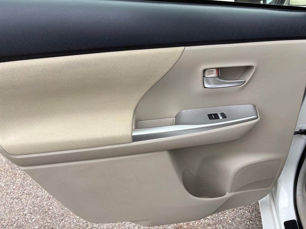 2014 Toyota Prius v Two