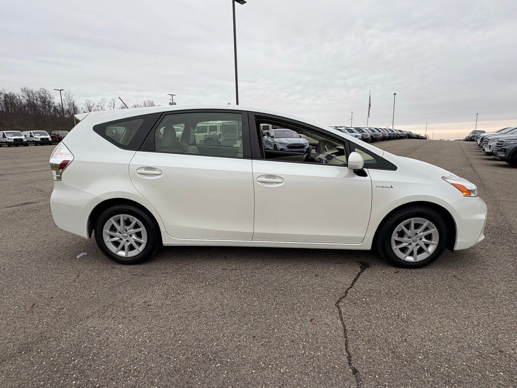 2014 Toyota Prius v Two