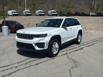 2023 Jeep Grand Cherokee Laredo 4x4