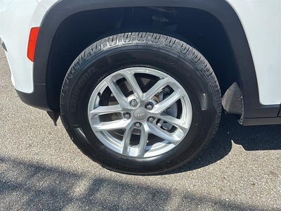 2023 Jeep Grand Cherokee Laredo 4x4