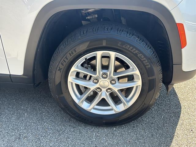 2023 Jeep Grand Cherokee Laredo 4x4