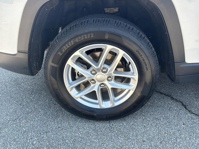 2023 Jeep Grand Cherokee Laredo 4x4