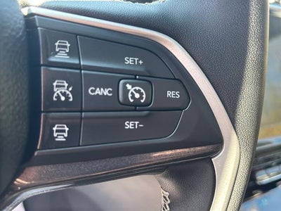 2023 Jeep Grand Cherokee Laredo 4x4