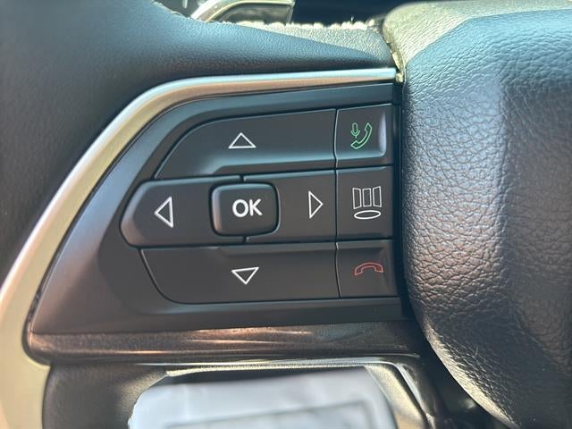 2023 Jeep Grand Cherokee Laredo 4x4