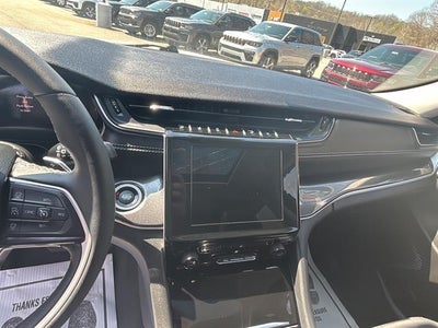 2023 Jeep Grand Cherokee Laredo 4x4