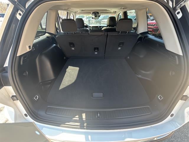 2023 Jeep Grand Cherokee Laredo 4x4