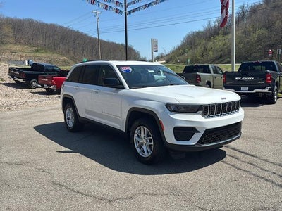 2023 Jeep Grand Cherokee Laredo 4x4