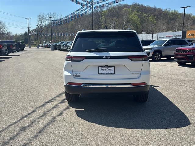 2023 Jeep Grand Cherokee Laredo 4x4