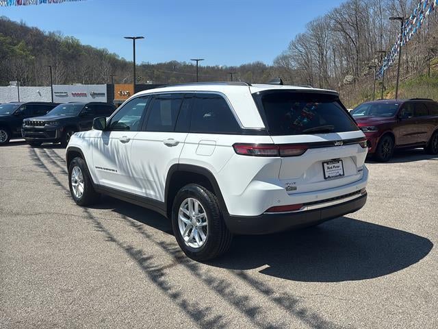 2023 Jeep Grand Cherokee Laredo 4x4