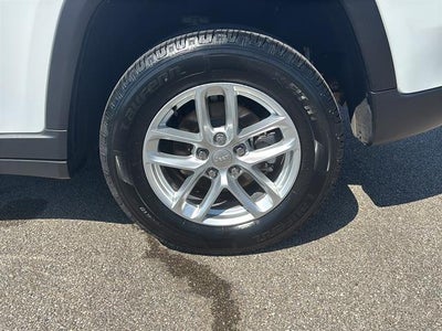 2023 Jeep Grand Cherokee Laredo 4x4