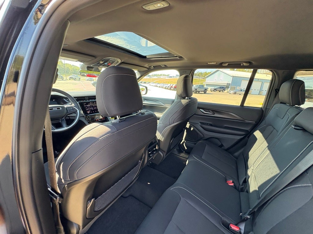 2025 Jeep Grand Cherokee Laredo X