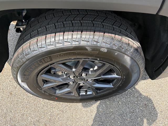 2027 Jeep Grand Cherokee Laredo Altitude