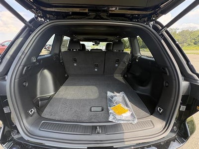 2027 Jeep Grand Cherokee Laredo Altitude