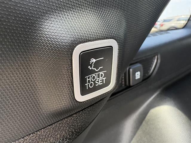 2027 Jeep Grand Cherokee Laredo Altitude