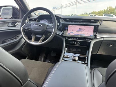 2027 Jeep Grand Cherokee Laredo Altitude