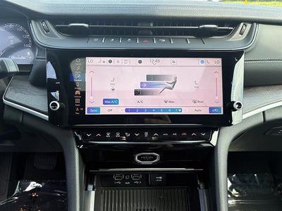 2027 Jeep Grand Cherokee Laredo Altitude
