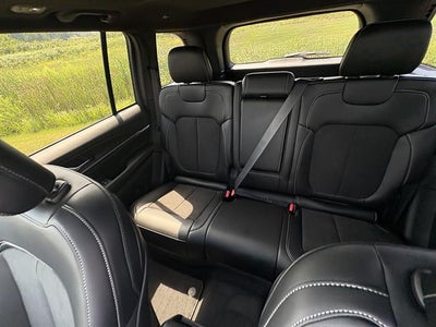 2027 Jeep Grand Cherokee Laredo Altitude