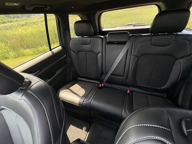 2027 Jeep Grand Cherokee Laredo Altitude