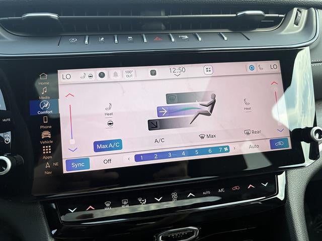 2027 Jeep Grand Cherokee Laredo Altitude