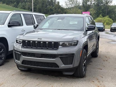 2027 Jeep Grand Cherokee Laredo Altitude