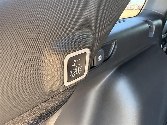2027 Jeep Grand Cherokee Laredo Altitude