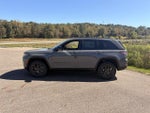 2027 Jeep Grand Cherokee Laredo Altitude