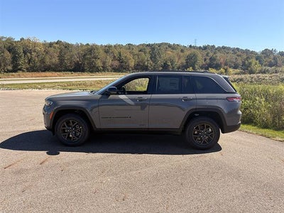 2027 Jeep Grand Cherokee Laredo Altitude