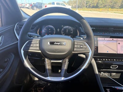 2027 Jeep Grand Cherokee Laredo Altitude