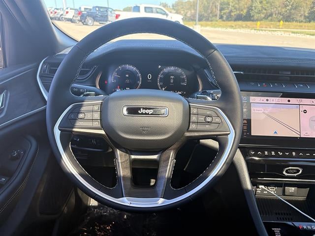 2027 Jeep Grand Cherokee Laredo Altitude